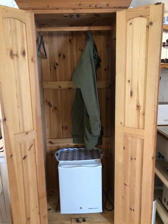Cosy Cottage Ground Floor Bedroom Ensuite With Private Entrance Chichester Extérieur photo