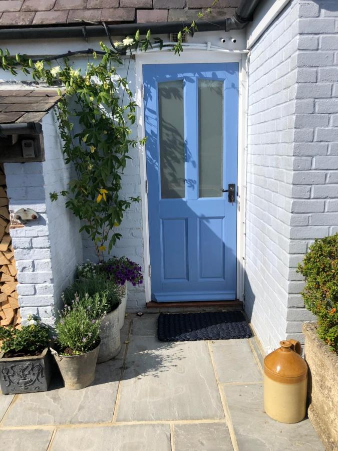 Cosy Cottage Ground Floor Bedroom Ensuite With Private Entrance Chichester Extérieur photo