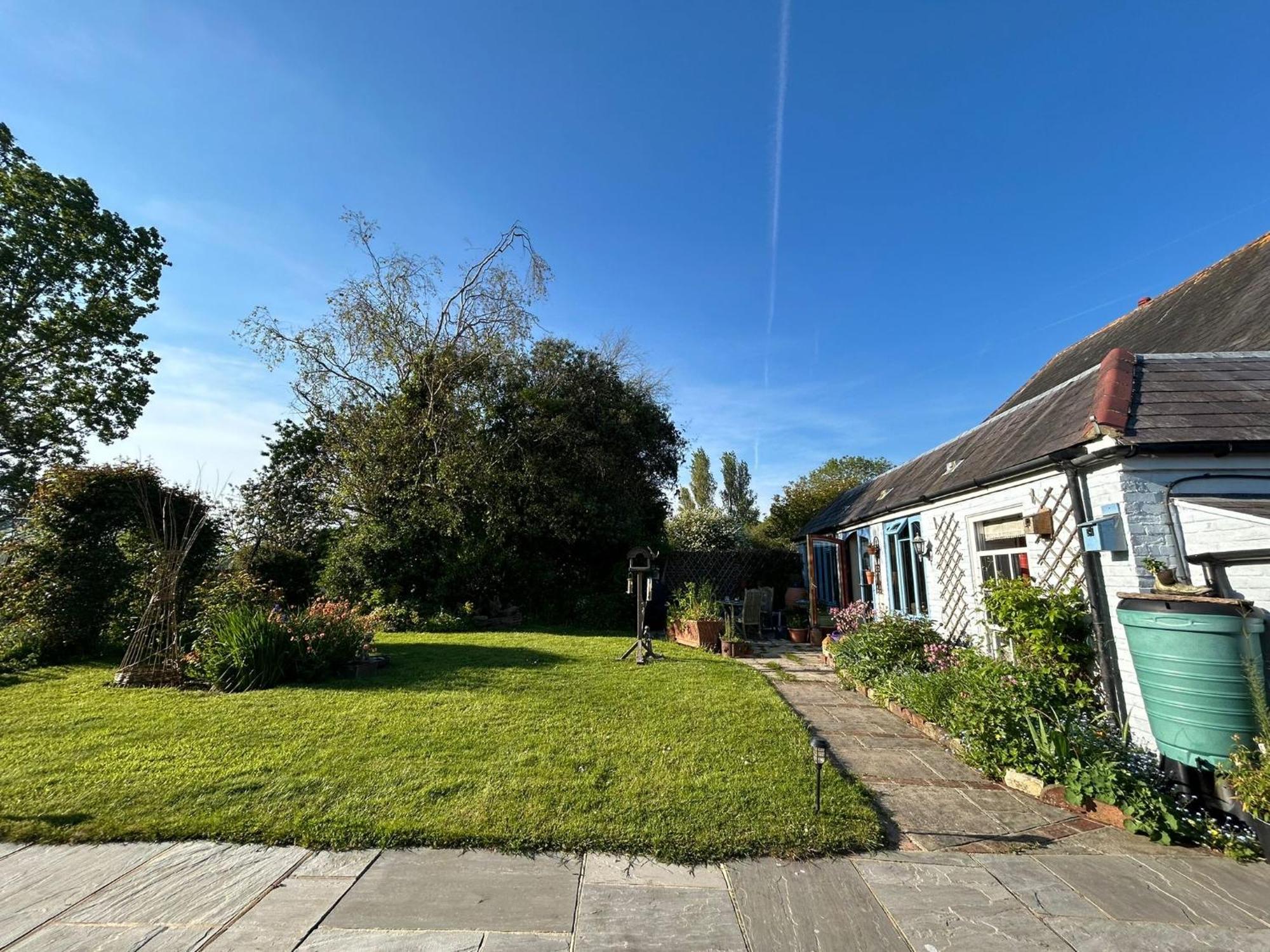 Cosy Cottage Ground Floor Bedroom Ensuite With Private Entrance Chichester Extérieur photo
